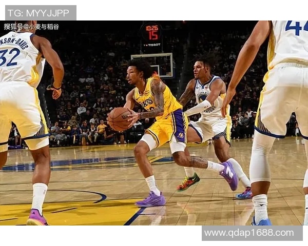 JR史密斯携手湖人对决广东队决战篮球场上的巅峰对决
