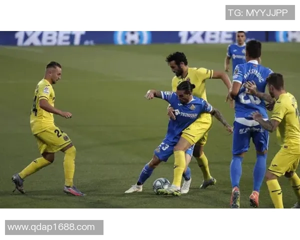 莎索罗与AC米兰激战正酣谁能在意甲赛场上笑到最后